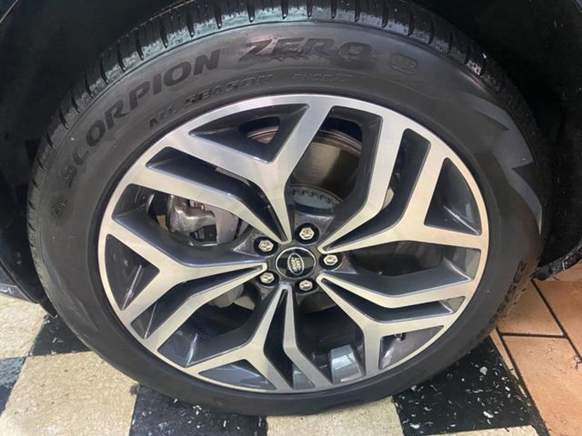 Land Rover Range Rover Evoque 2.0D I4-L.Flw 150 CV AWD Auto R-Dynamic (4)