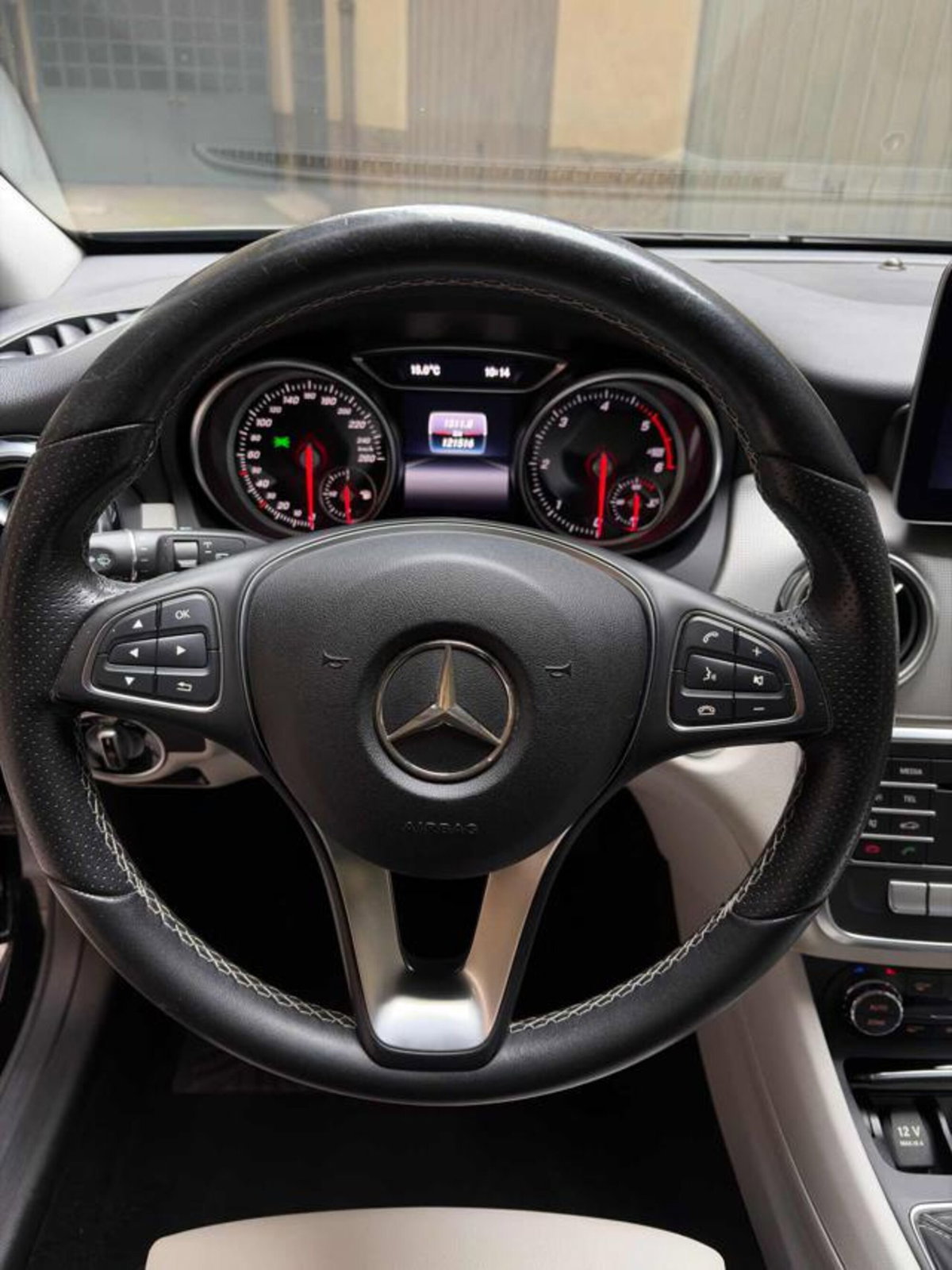 Mercedes-Benz GLA SUV 180 d Sport (8)
