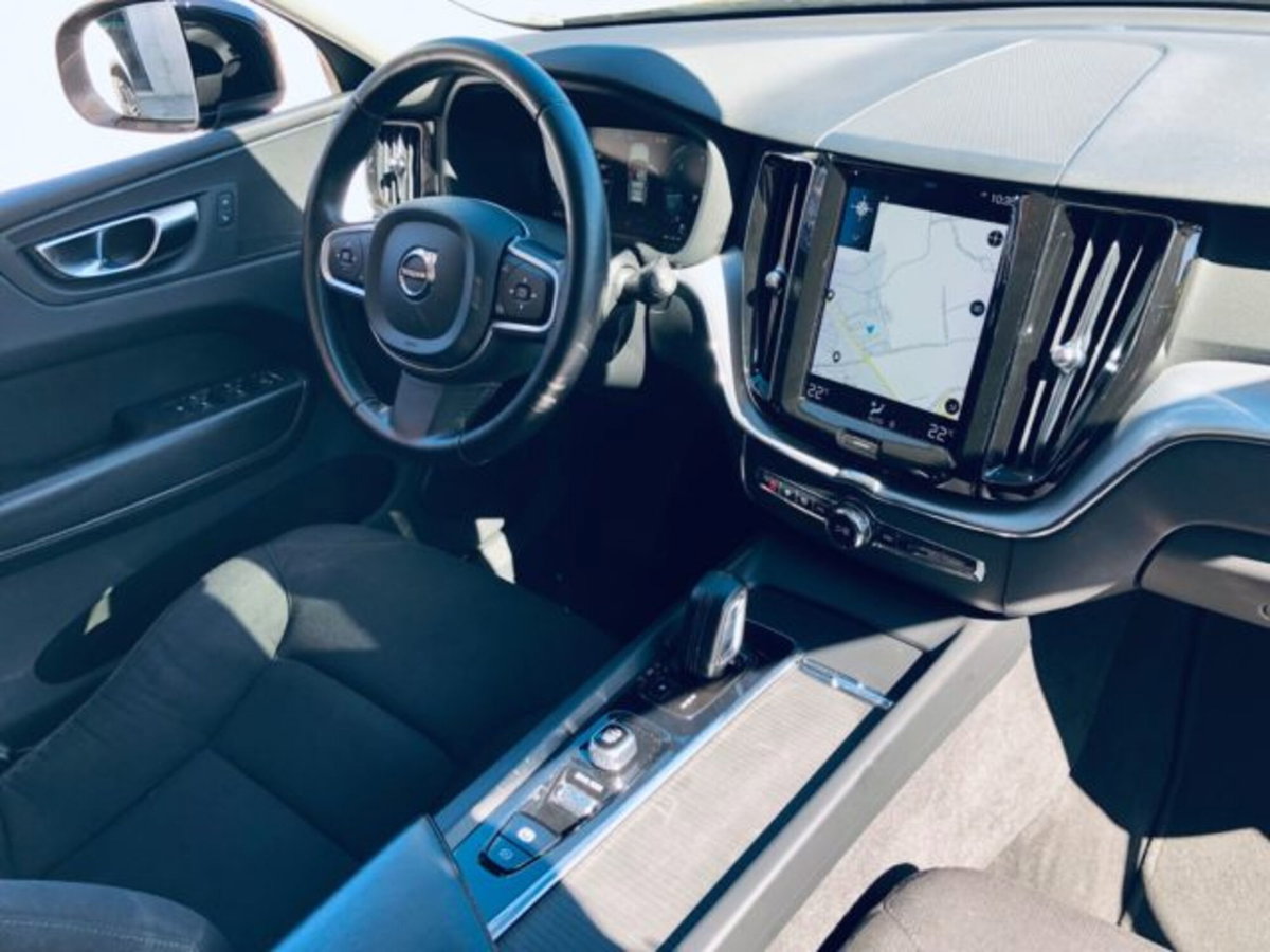 Volvo XC60 B4 (d) AWD Geartronic Momentum Pro (9)