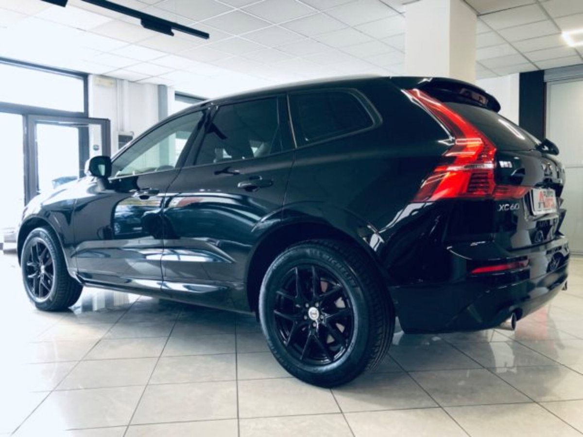 Volvo XC60 B4 (d) AWD Geartronic Momentum Pro (11)