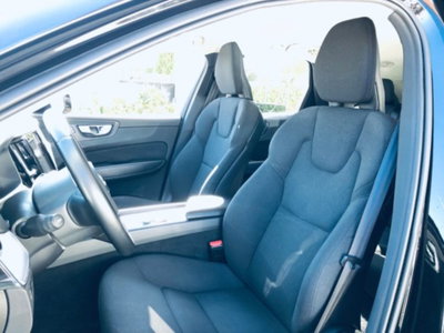 Volvo XC60 B4 (d) AWD Geartronic Momentum Pro (12)