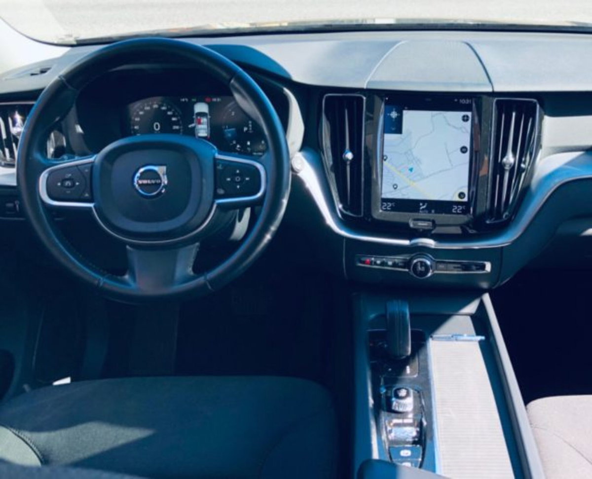 Volvo XC60 B4 (d) AWD Geartronic Momentum Pro (14)