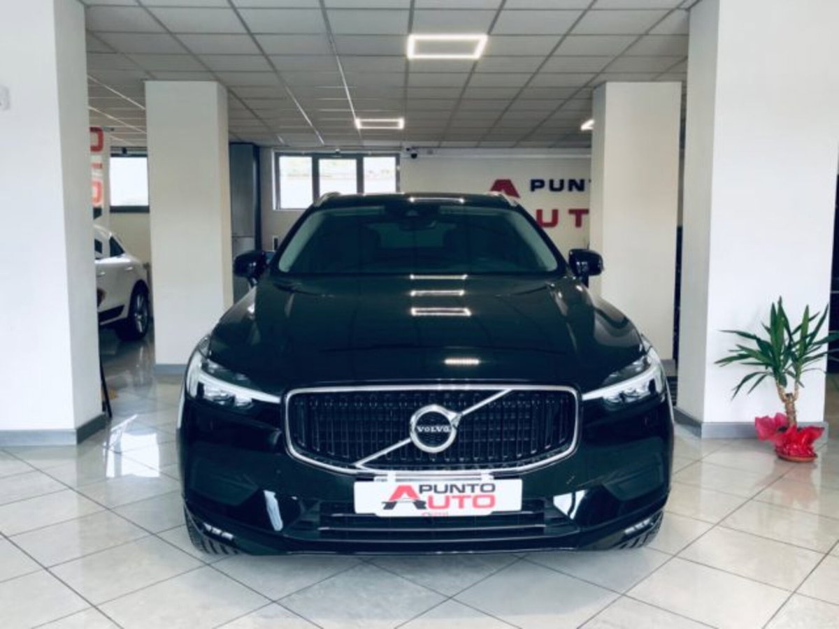 Volvo XC60 B4 (d) AWD Geartronic Momentum Pro (19)