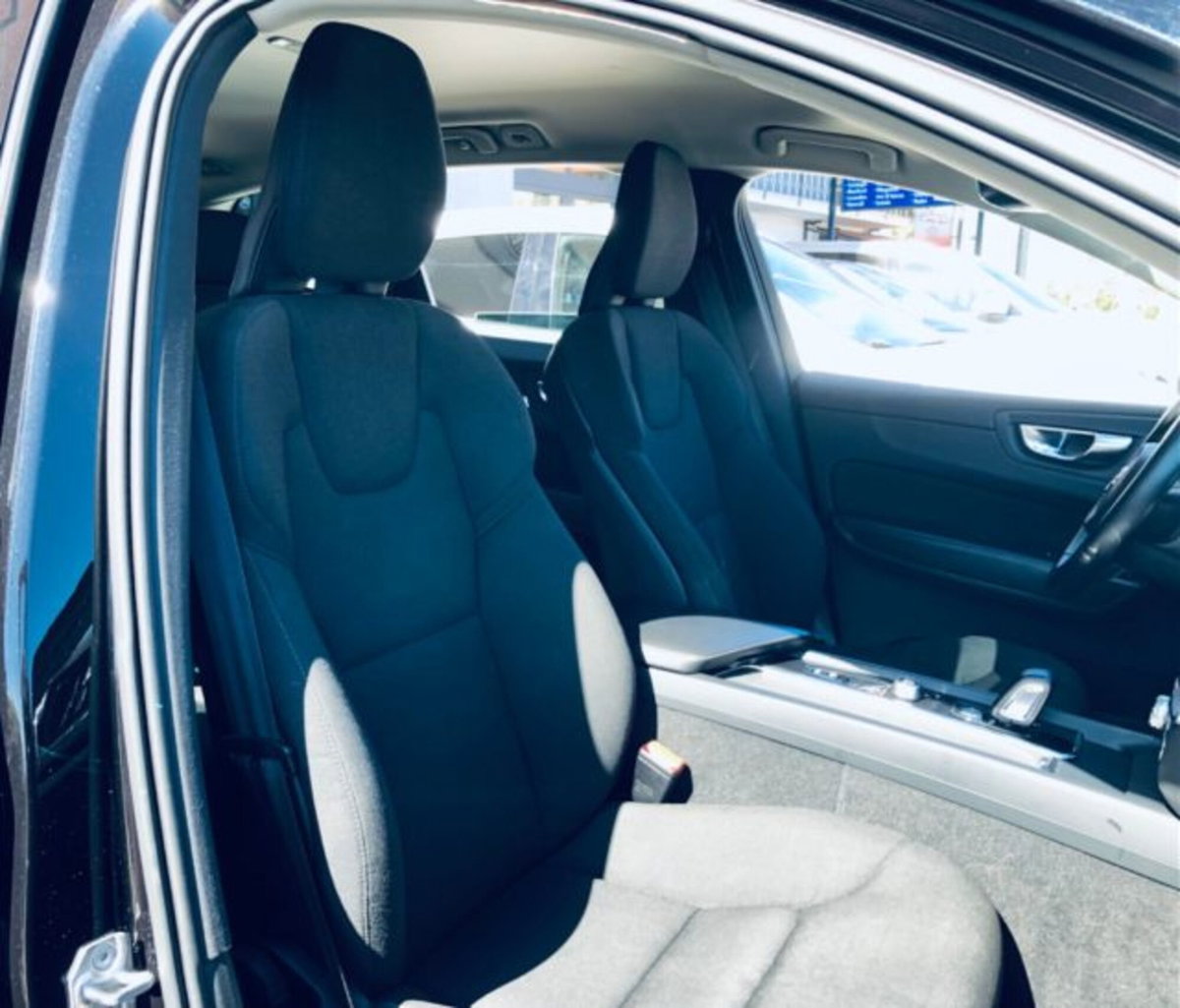 Volvo XC60 B4 (d) AWD Geartronic Momentum Pro (6)