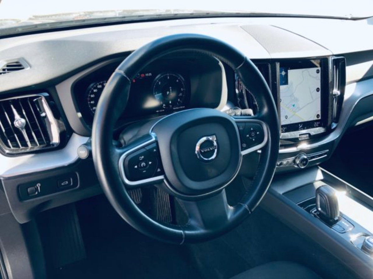 Volvo XC60 B4 (d) AWD Geartronic Momentum Pro (8)
