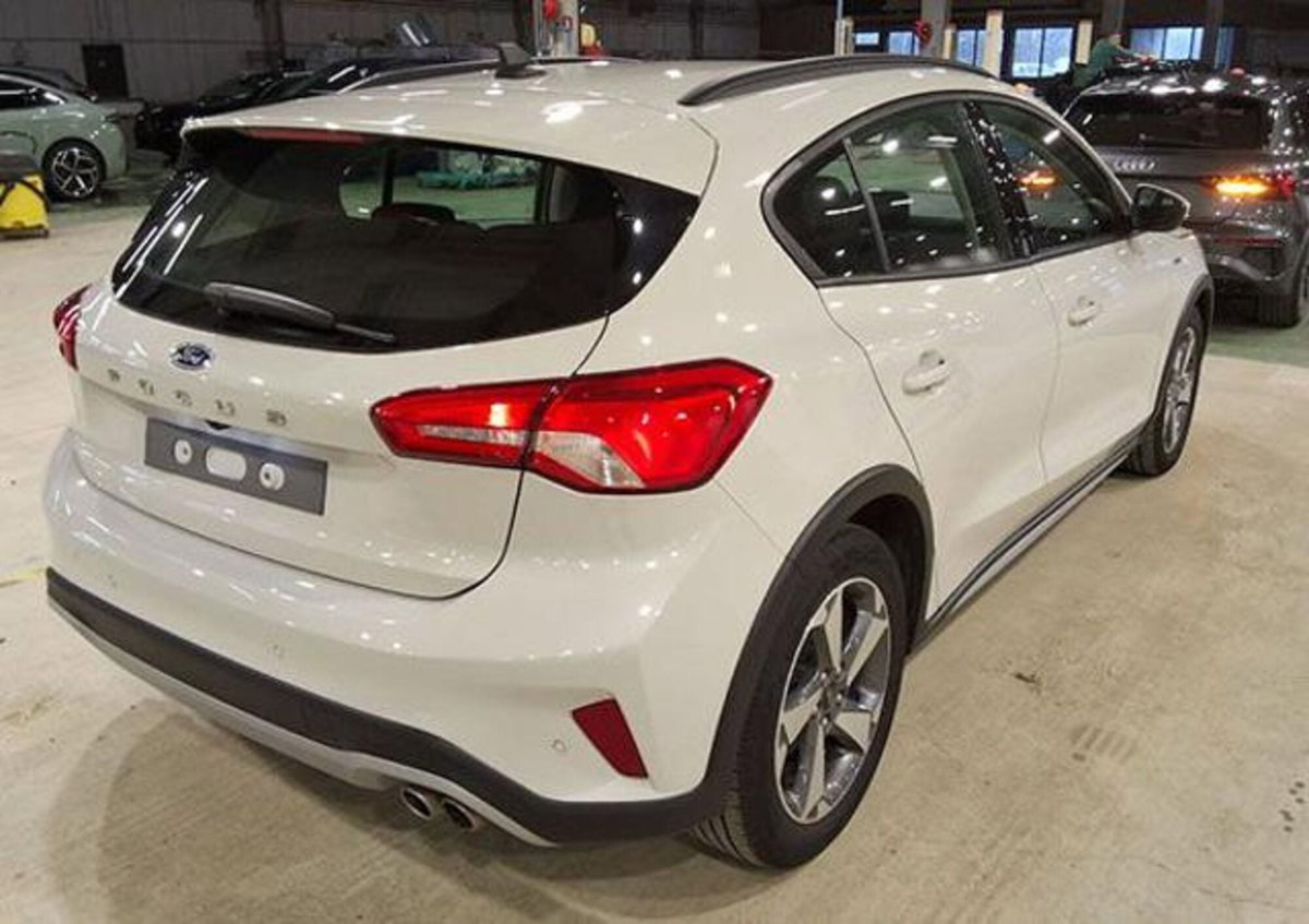 Ford Focus 1.5 EcoBlue 120 CV automatico 5p. Active X (4)