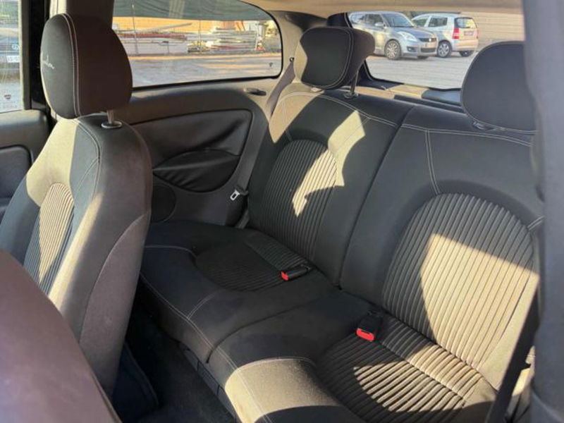 Lancia Ypsilon 1.4 16V Sport MomoDesign