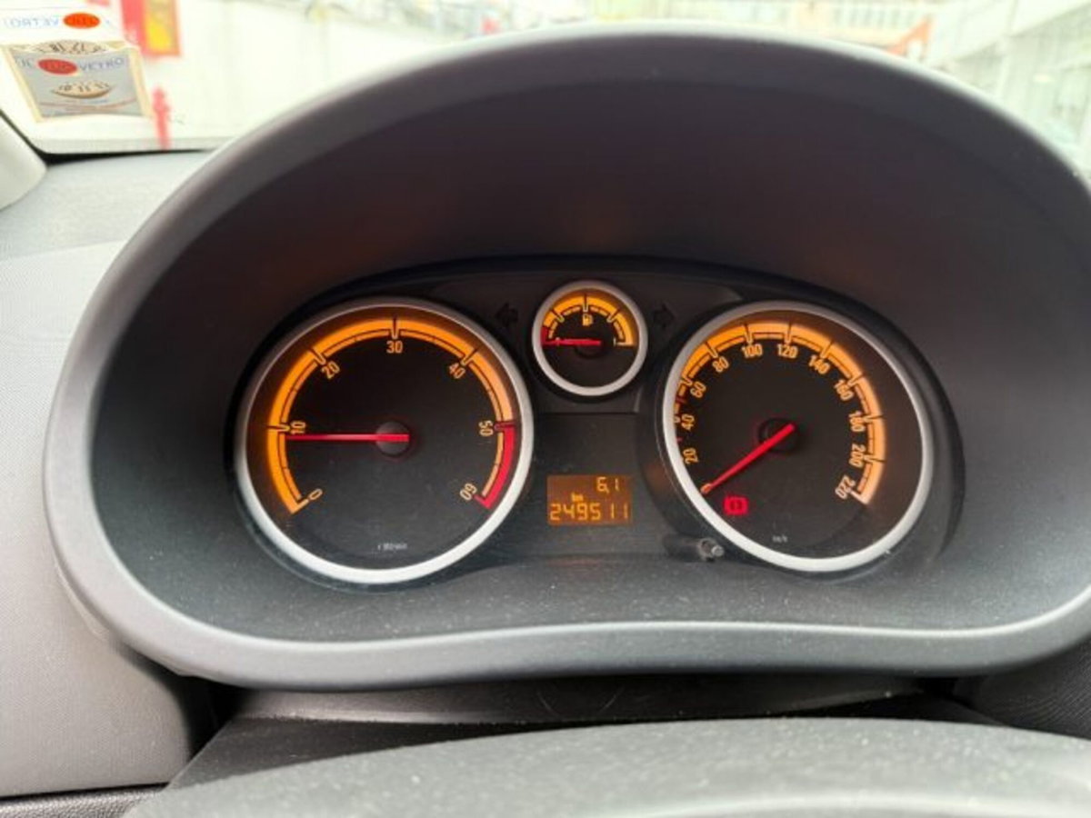 Opel Corsa 1.3 CDTI 90CV 5 porte Cosmo (15)