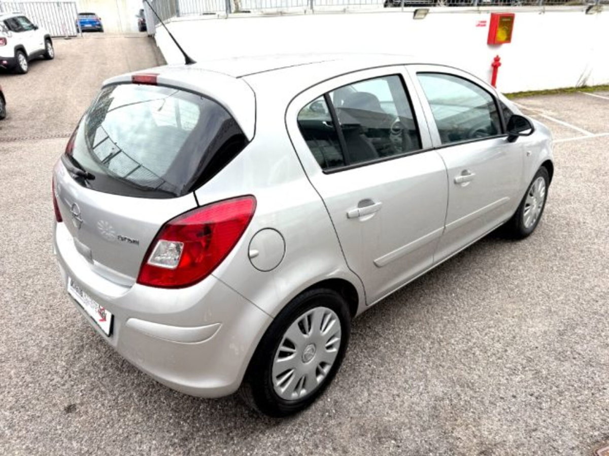 Opel Corsa 1.3 CDTI 90CV 5 porte Cosmo (3)