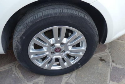 Fiat Punto 1.4 8V 5 porte Natural Power Easy (10)