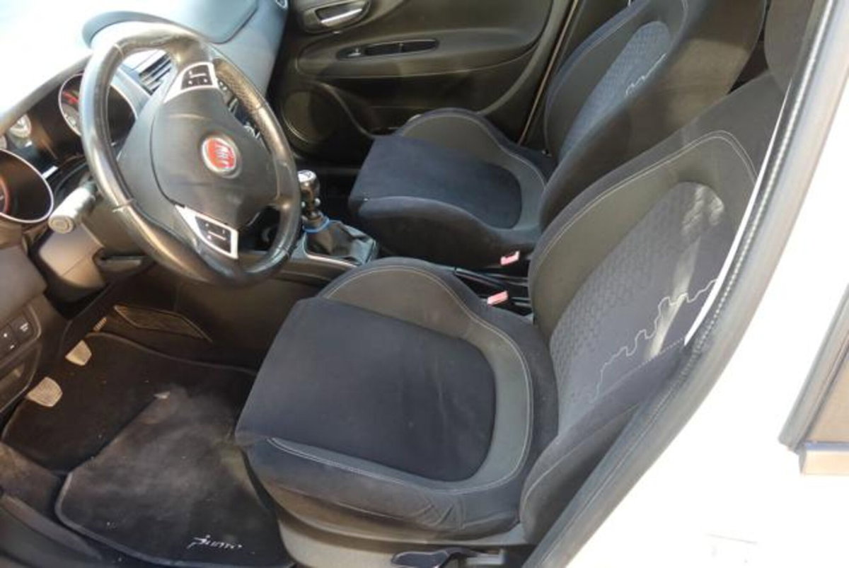 Fiat Punto 1.4 8V 5 porte Natural Power Easy (16)