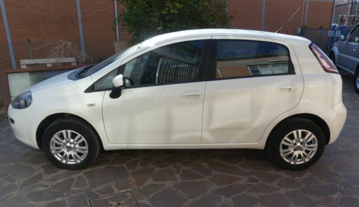Fiat Punto 1.4 8V 5 porte Natural Power Easy (2)