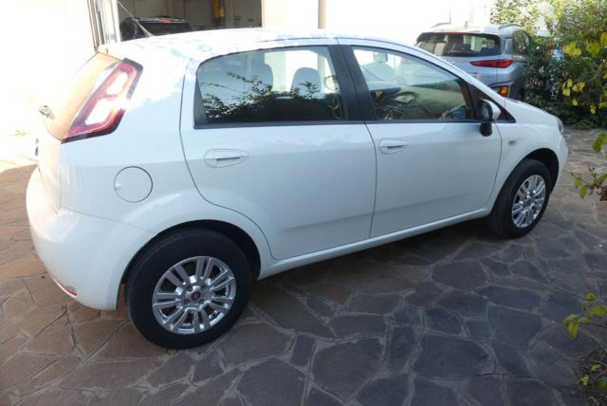 Fiat Punto 1.4 8V 5 porte Natural Power Easy (5)