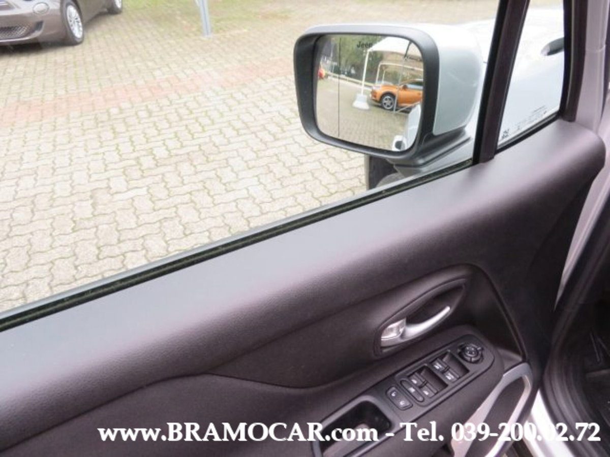 Jeep Renegade 1.3 T4 DDCT Longitude (11)