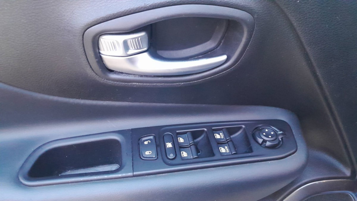 Jeep Renegade 1.6 Mjt 130 CV Limited (15)