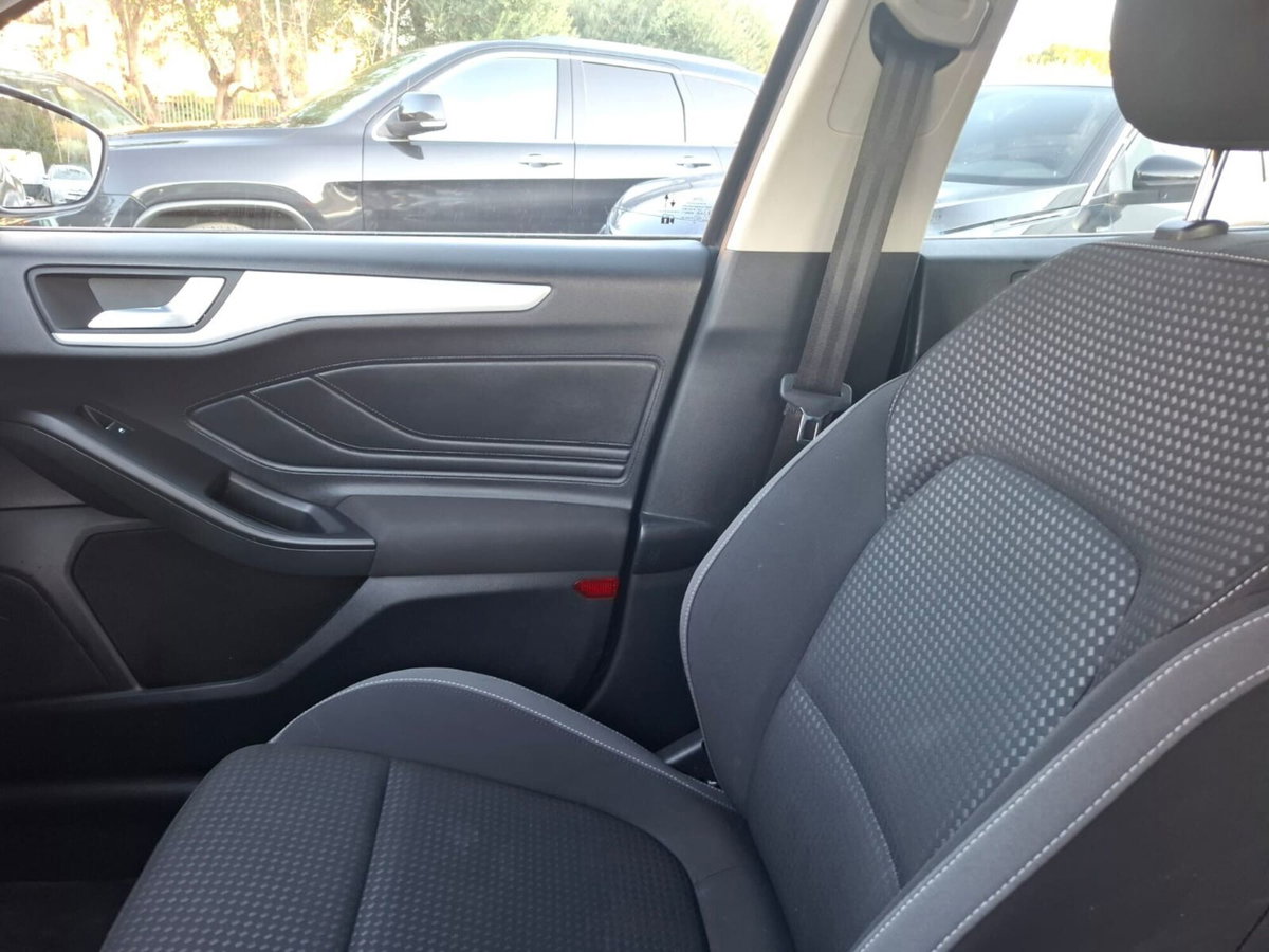 Ford Focus Station Wagon 1.5 EcoBlue 120 CV automatico SW Business (8)