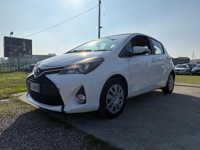 Toyota Yaris 1.0 5 porte Lounge usata