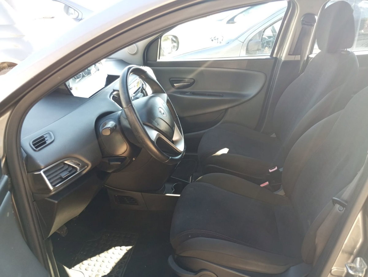 Lancia Ypsilon 1.3 MJT 16V 95 CV 5 porte S&S Gold (10)
