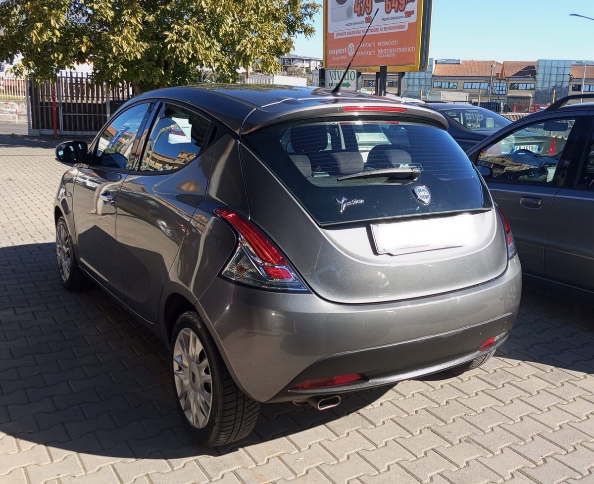 Lancia Ypsilon 1.3 MJT 16V 95 CV 5 porte S&S Gold (4)
