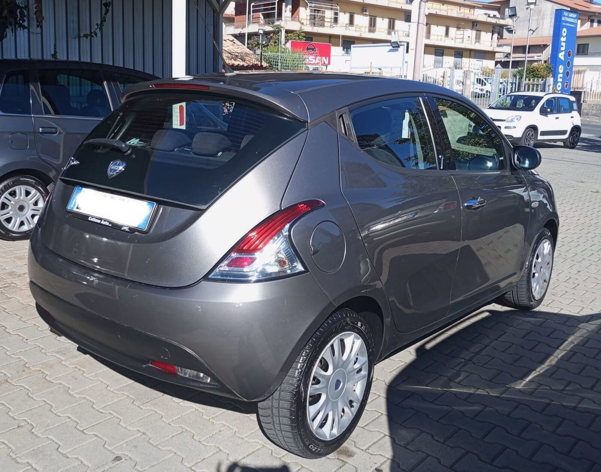 Lancia Ypsilon 1.3 MJT 16V 95 CV 5 porte S&S Gold (7)