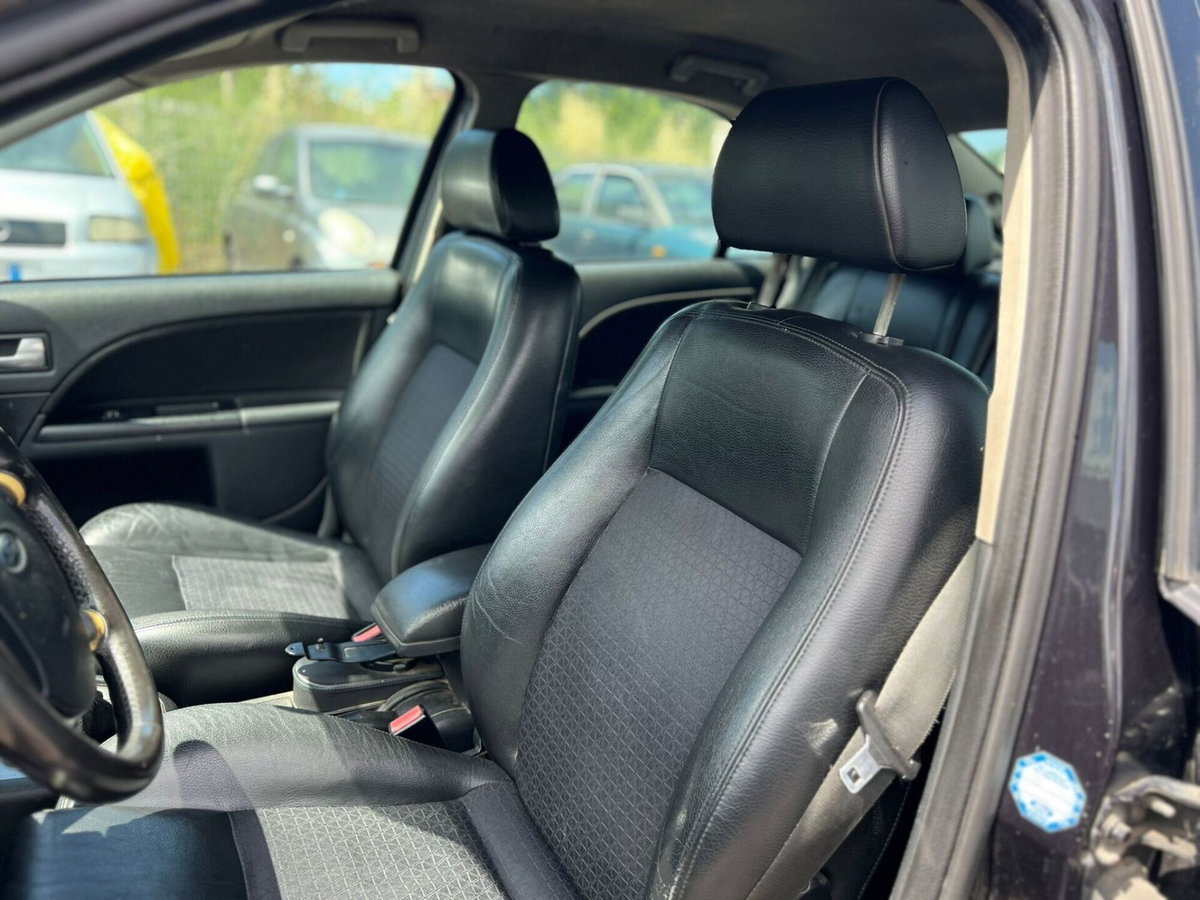 Ford Mondeo 2.0 16V TDCi (130CV) 5p. Ghia (7)