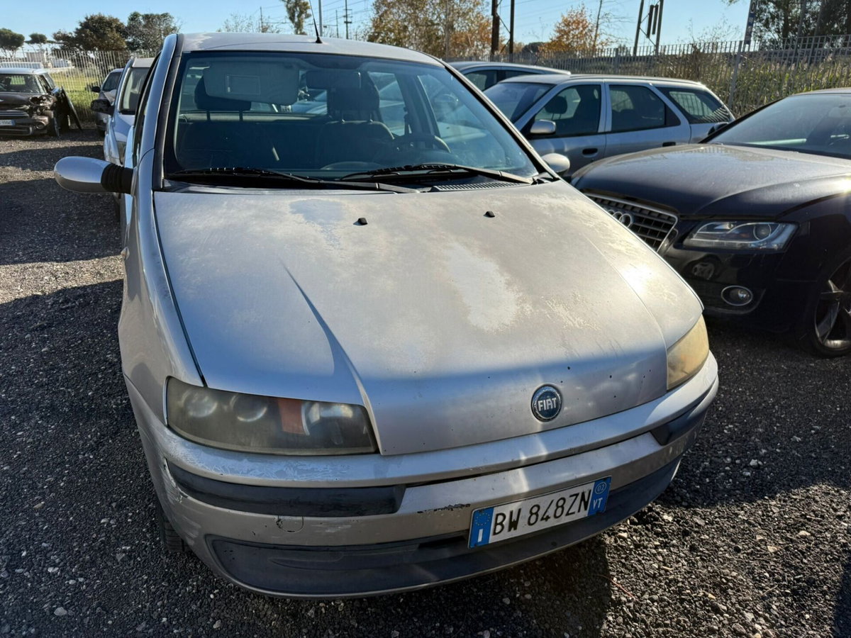 Fiat Punto 1.2i cat 5 porte ELX (4)