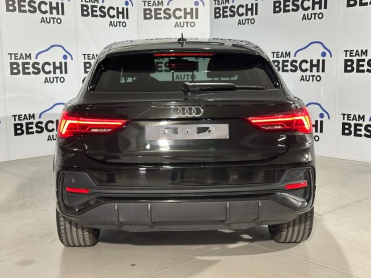 Audi Q3 Sportback 35 1.5 tfsi Identity Black (18)