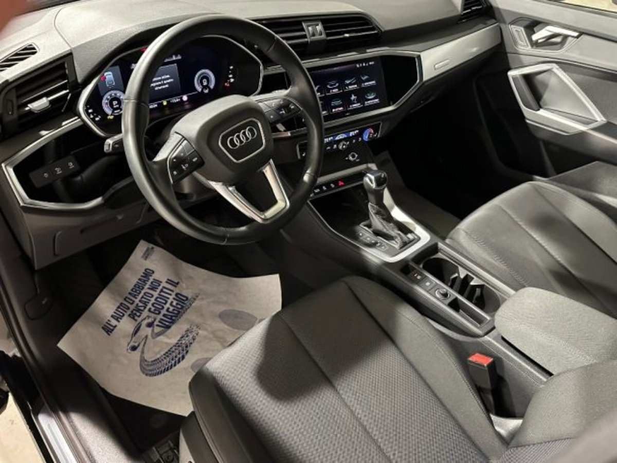 Audi Q3 Sportback 35 1.5 tfsi Identity Black (5)