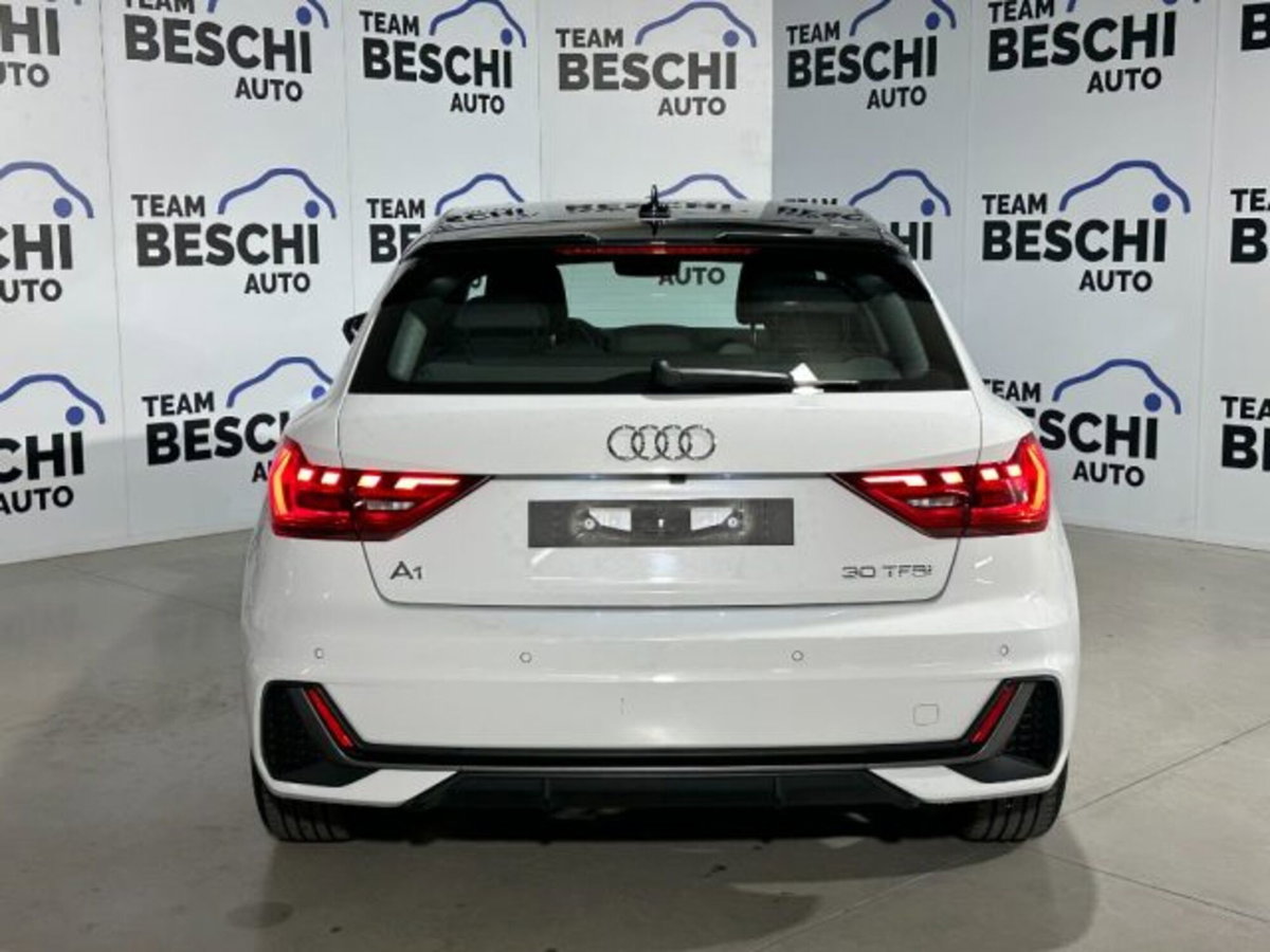 Audi A1 Sportback 30 1.0 tfsi S Line Edition 116cv s-tronic (15)