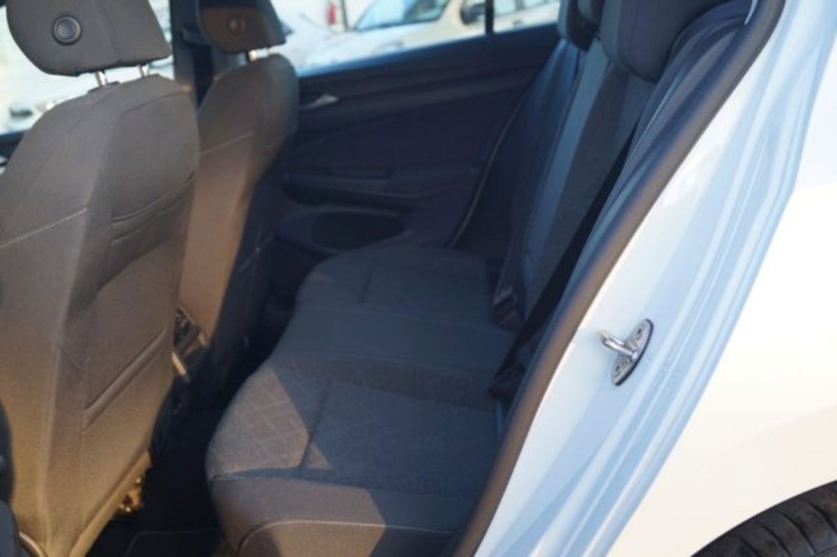 Volkswagen Golf Variant 1.0 eTSI EVO DSG Life (18)