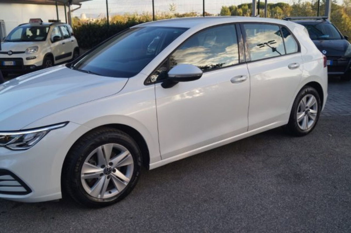 Volkswagen Golf Variant 1.0 eTSI EVO DSG Life (2)