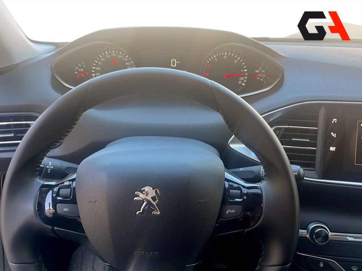 Peugeot 308 BlueHDi 100 S&S Business (14)