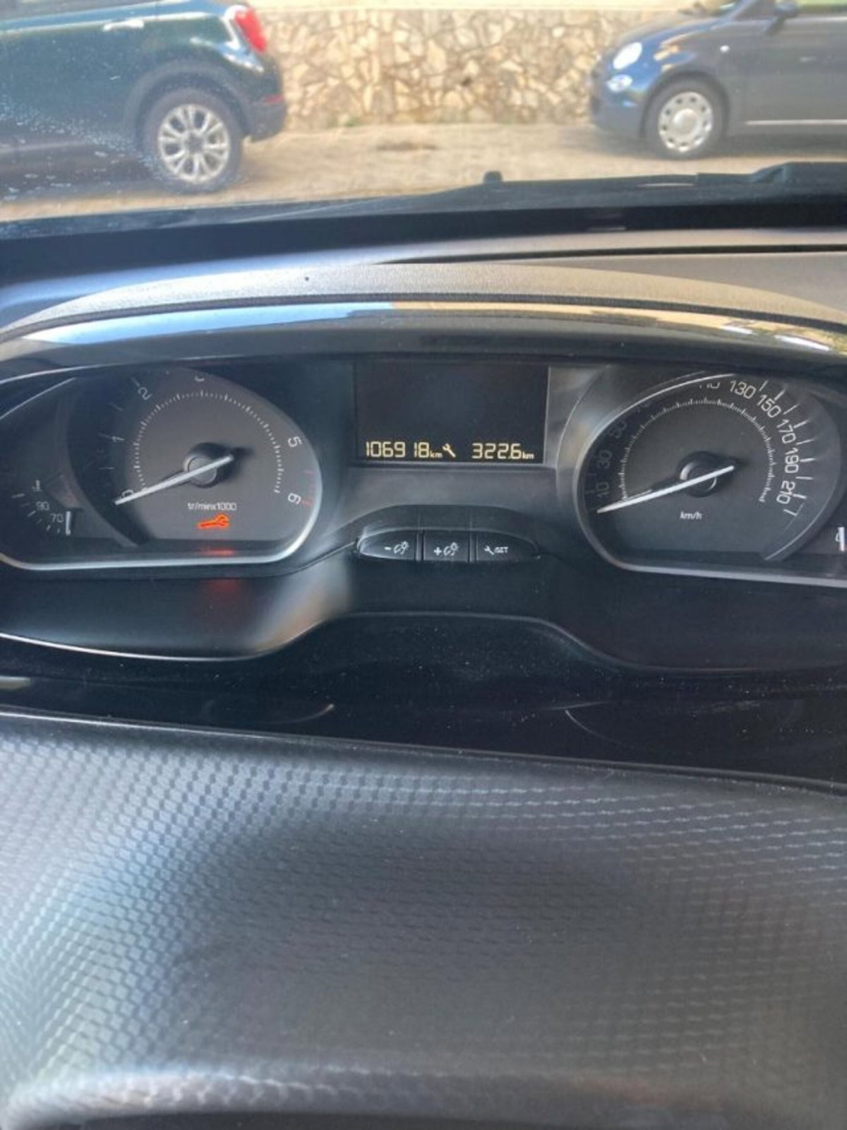 Peugeot 2008 100 S&S Black Matt (11)