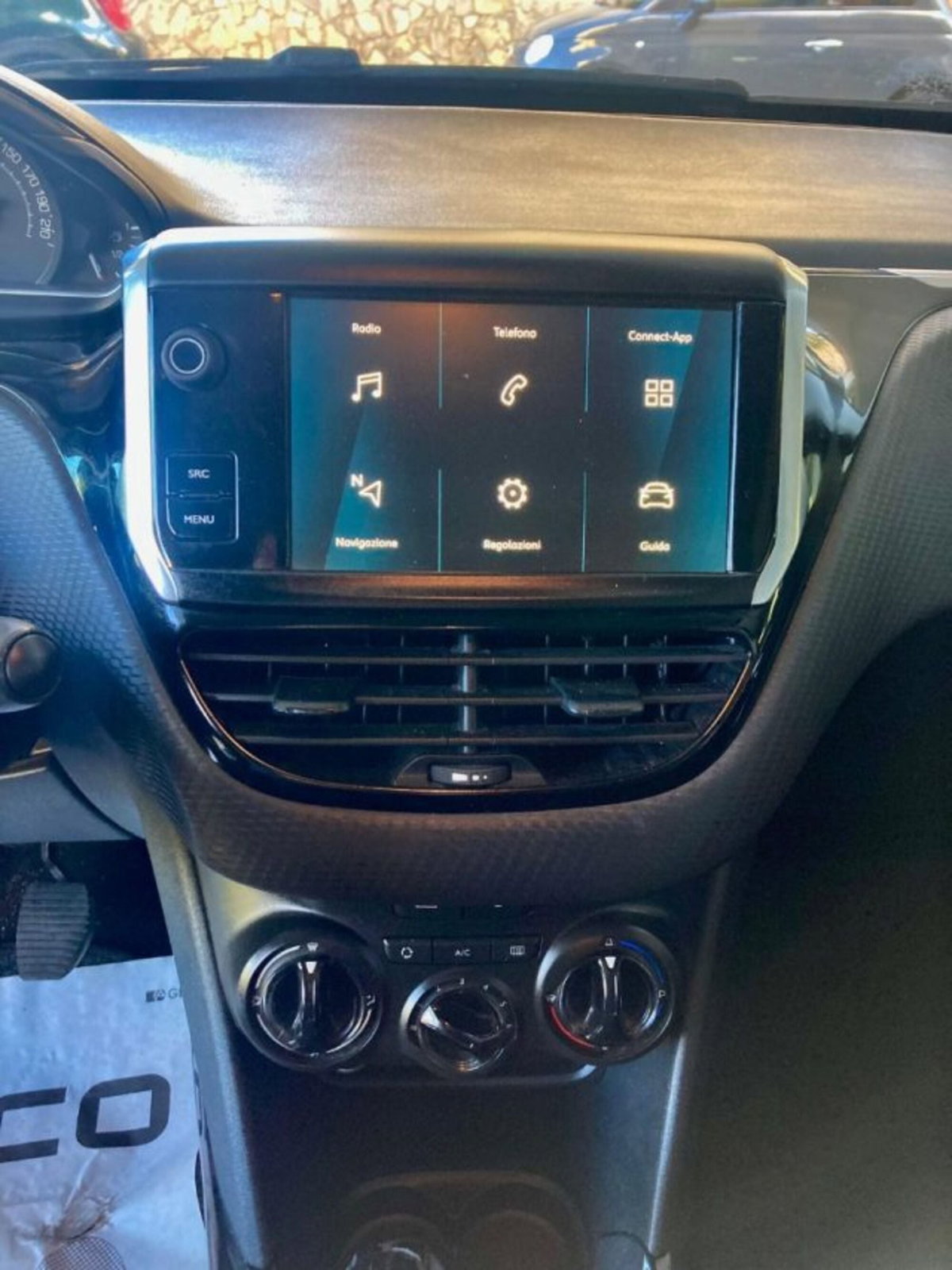 Peugeot 2008 100 S&S Black Matt (12)