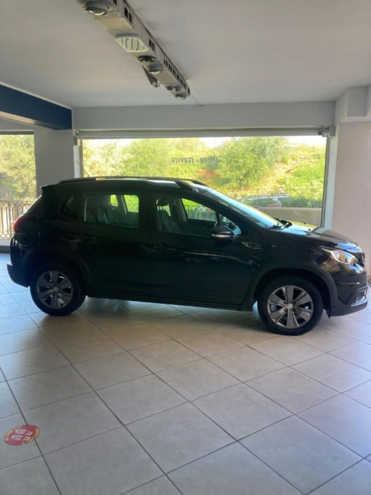 Peugeot 2008 100 S&S Black Matt (4)