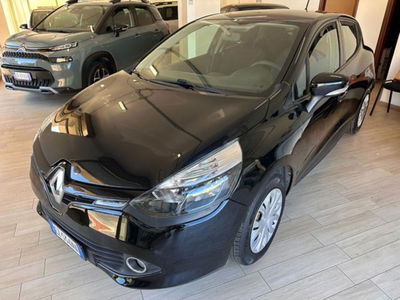 Renault Clio 1.2 75CV 5 porte Wave usata