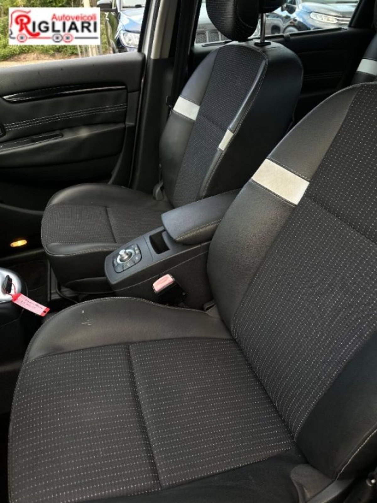 Renault Scenic E-Tech Electric 1.5 dCi 110CV Dynamique (12)