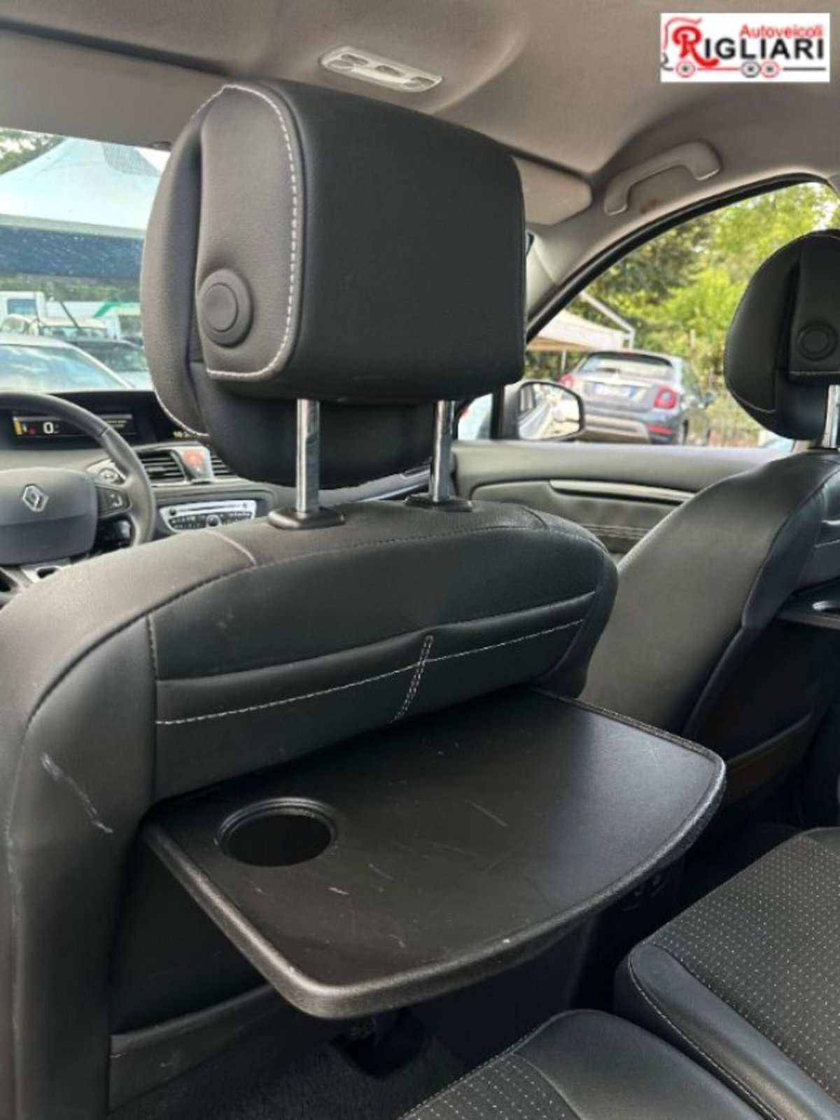 Renault Scenic E-Tech Electric 1.5 dCi 110CV Dynamique (14)