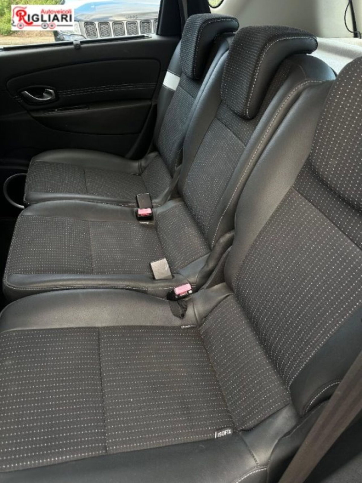 Renault Scenic E-Tech Electric 1.5 dCi 110CV Dynamique (17)