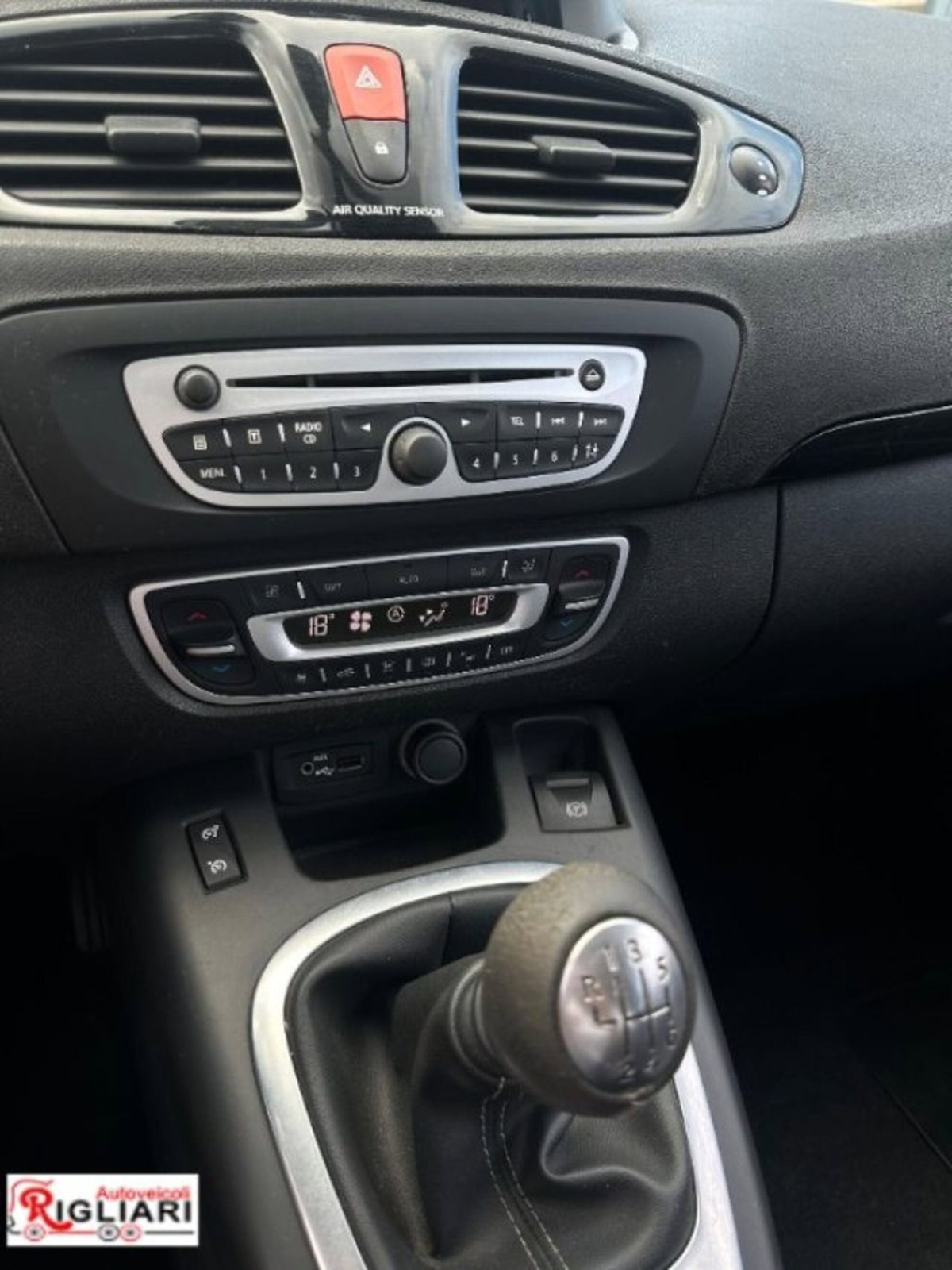 Renault Scenic E-Tech Electric 1.5 dCi 110CV Dynamique (7)