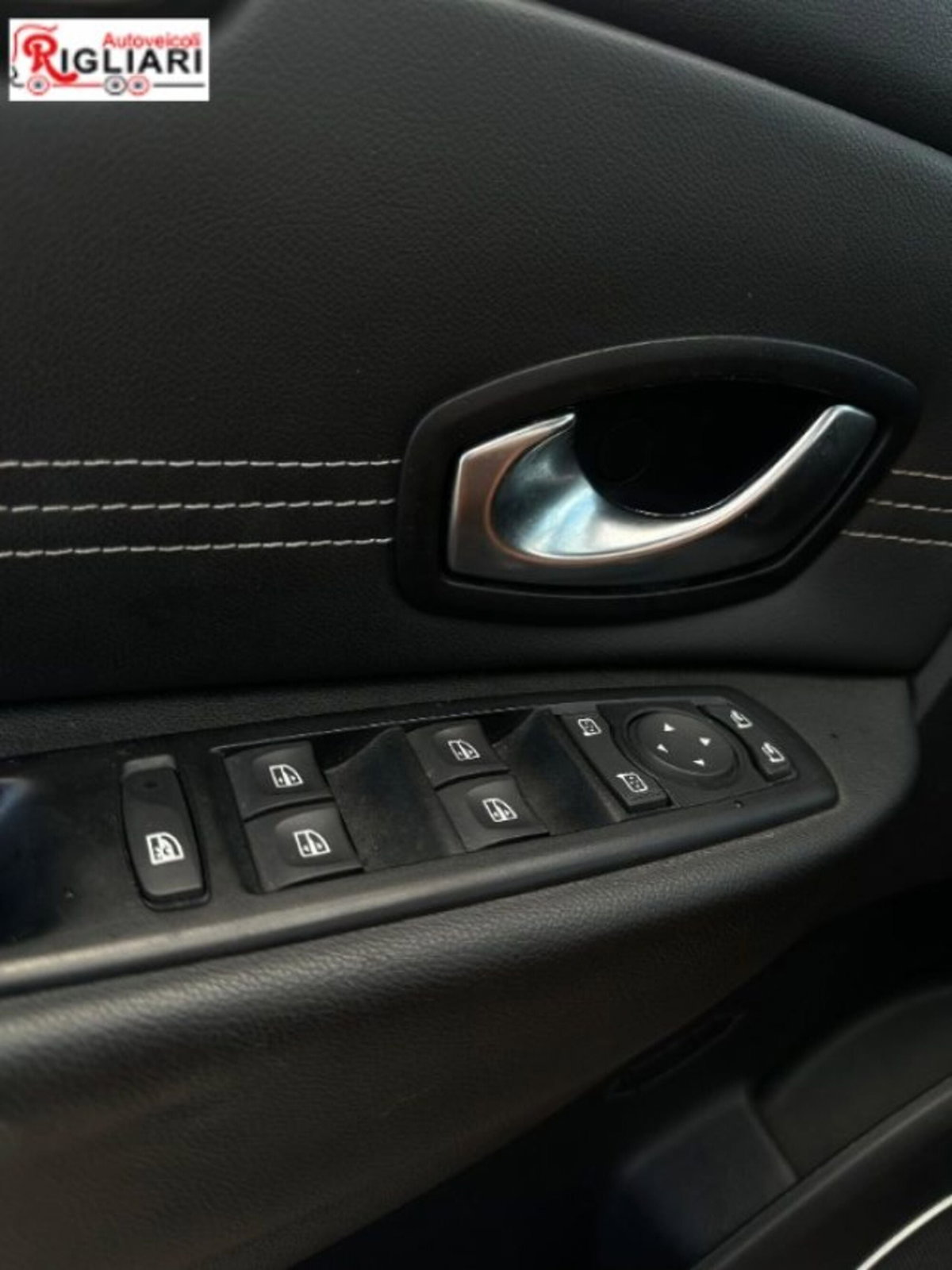 Renault Scenic E-Tech Electric 1.5 dCi 110CV Dynamique (8)
