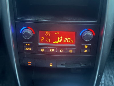 Peugeot 207 SW 8V HDi 112CV Outdoor (13)
