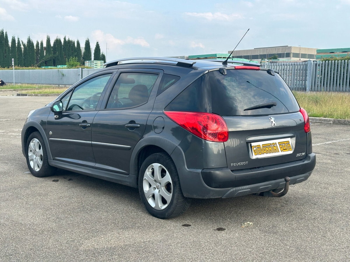 Peugeot 207 SW 8V HDi 112CV Outdoor (7)
