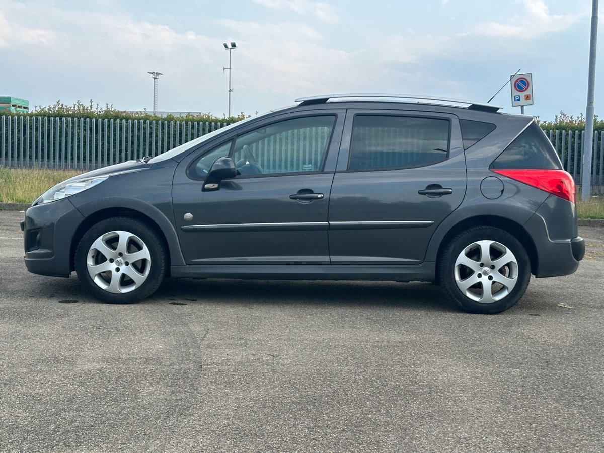 Peugeot 207 SW 8V HDi 112CV Outdoor (8)