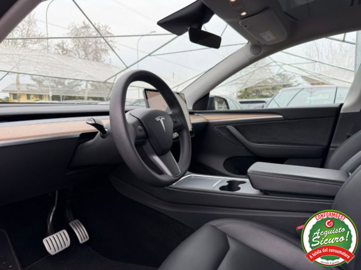 Tesla Model Y Performance awd (5)