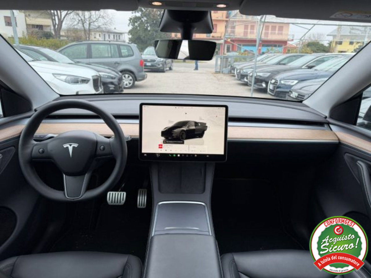 Tesla Model Y Performance awd (6)