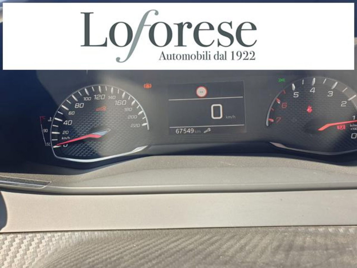 Peugeot 2008 BlueHDi 100 S&S Allure Navi Pack (16)