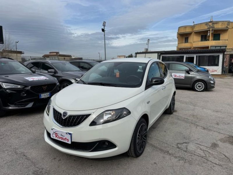 Lancia Ypsilon 1.0 FireFly 5 porte S&S Hybrid Gold Plus