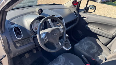 Opel Agila 1.2 16V 94CV Enjoy (7)