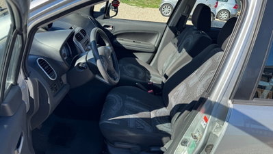 Opel Agila 1.2 16V 94CV Enjoy (8)